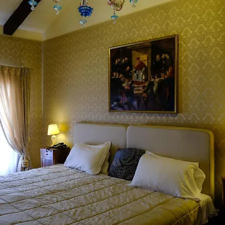 Relais Alberti Hotel 4*