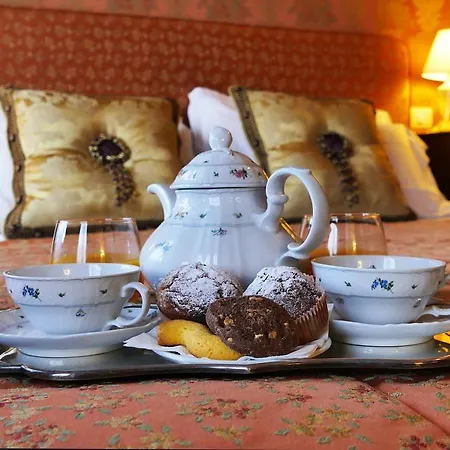 Relais Alberti Hotel