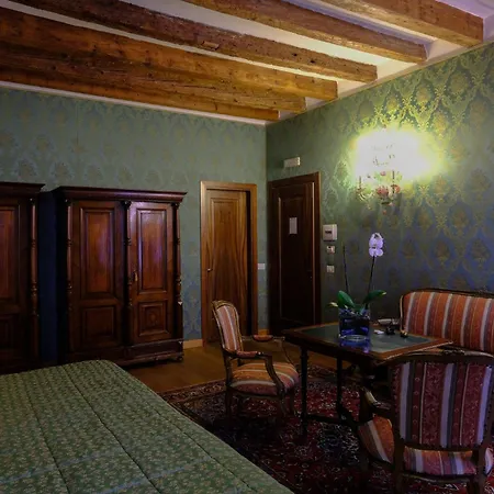 Ξενοδοχείο Relais Alberti 4*