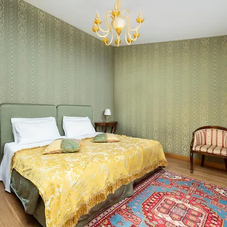 Relais Alberti Hotel