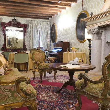 Relais Alberti Hotel 4*