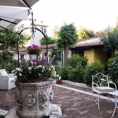 Ξενοδοχείο Relais Alberti 4*