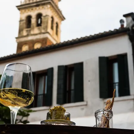 Relais Alberti فندق 4*