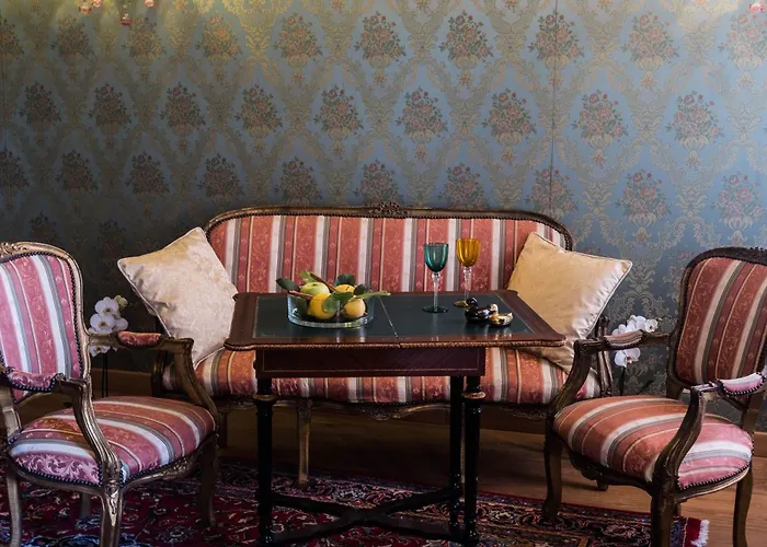 Relais Alberti Hotel